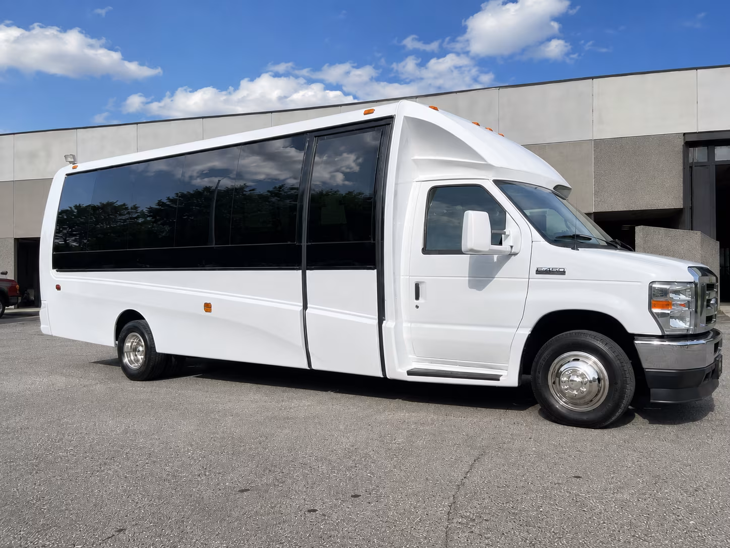 concert shuttle buses to the kia forum and sofi stadium in los angeles
