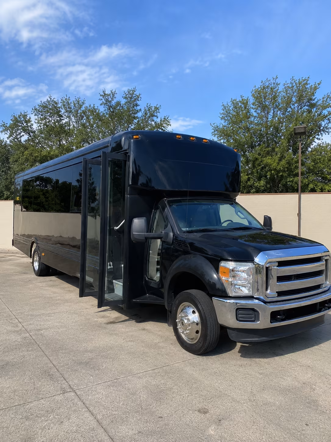fontana 20 passenger party bus